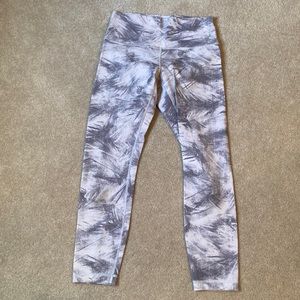 Lululemon crop size 8